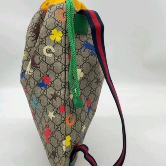 GUCCI GG Supreme Drawstring Backpack Horsebit Clover Print Italy NWOT - Picture 4 of 10